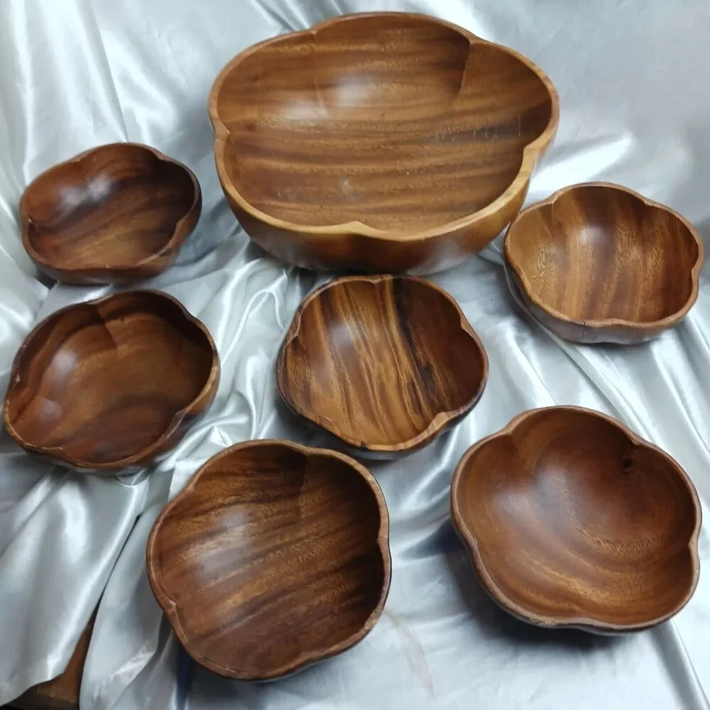 VINTAGE WOOD SALAD BOWL SET  flower shaped